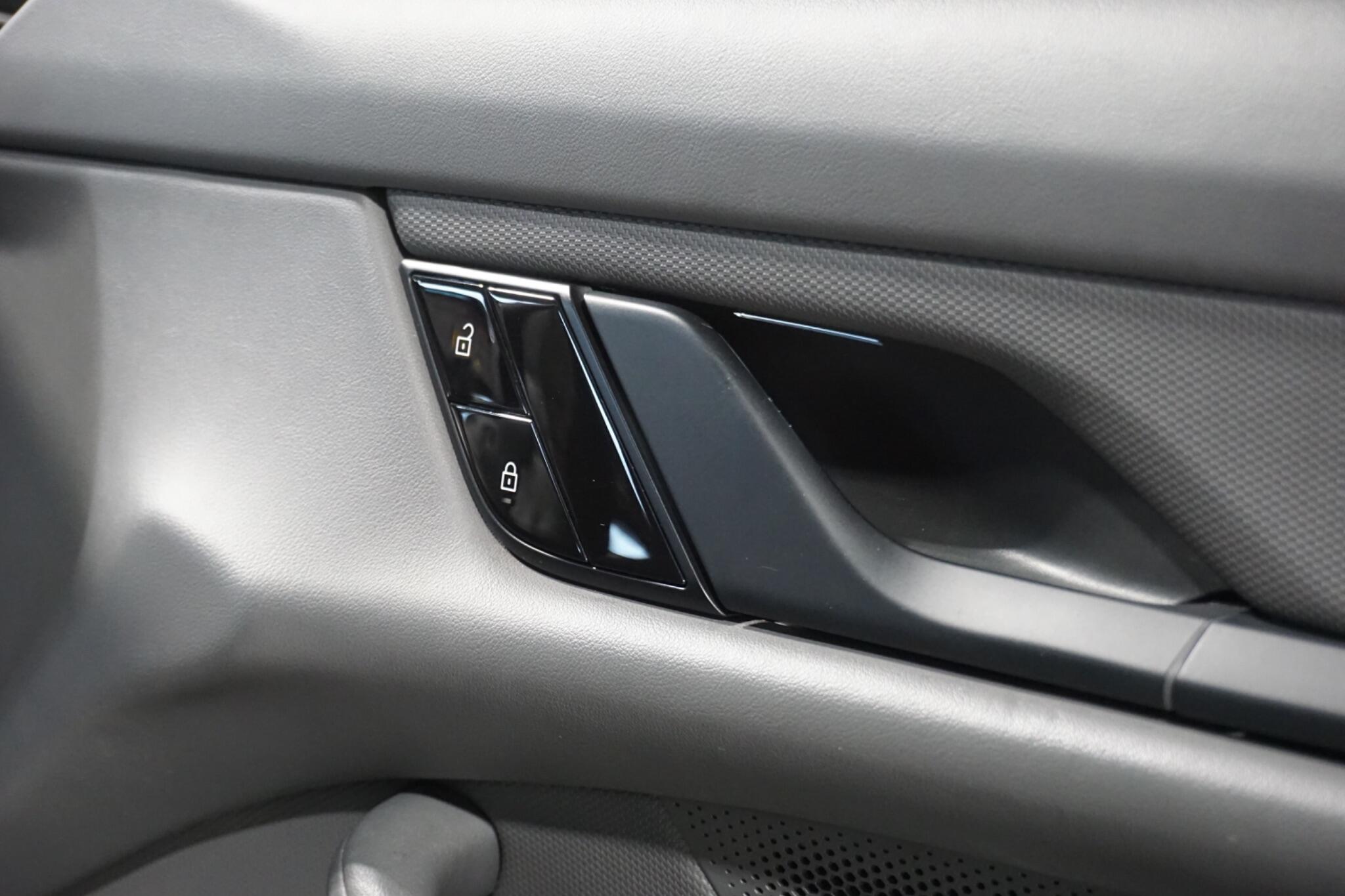 Porsche Taycan Performance Plus 93.4kWh 4S Saloon 4dr Electric Auto 4WD (571 ps)